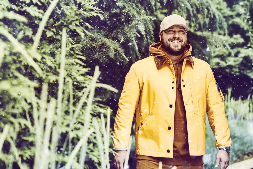 Mitchell Tenpenny Releasing ‘Naughty List,’ His First Full-Length Christmas Album