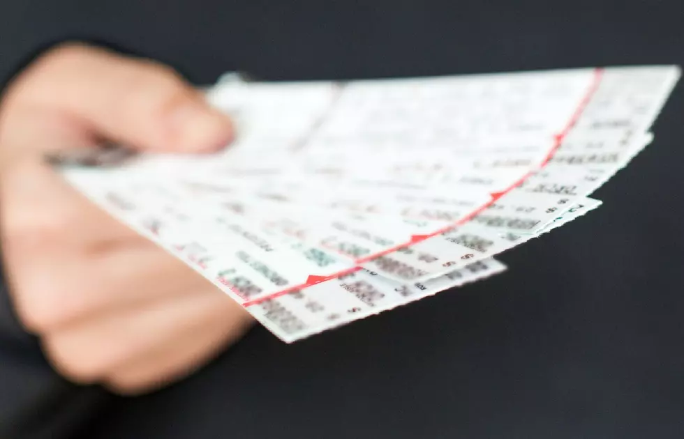 Win Jason Aldean Tickets Tonight at Hamilton Mall Trivia