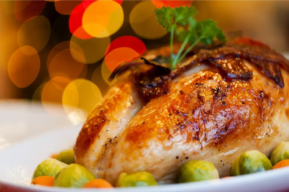 The Average ‘Christmas Dinner Selfie’ Takes 7 Minutes to Capture
