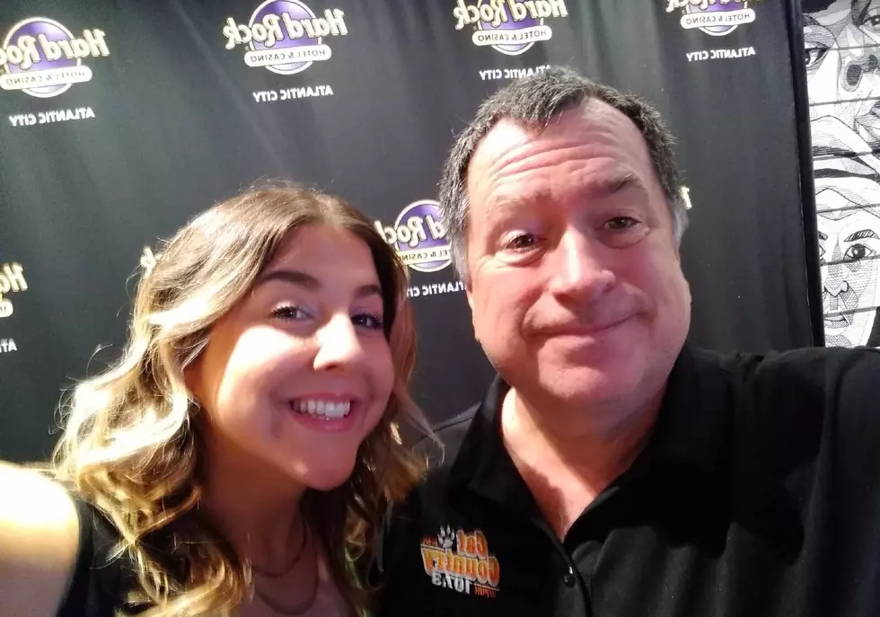 Leave Cat Country Morning Show’s Joe and Jahna a Voice Mail