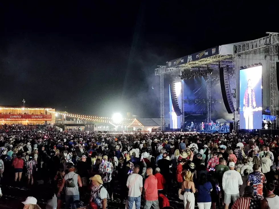 Enter to Win Passes to Barefoot Country Music Fest in Wildwood