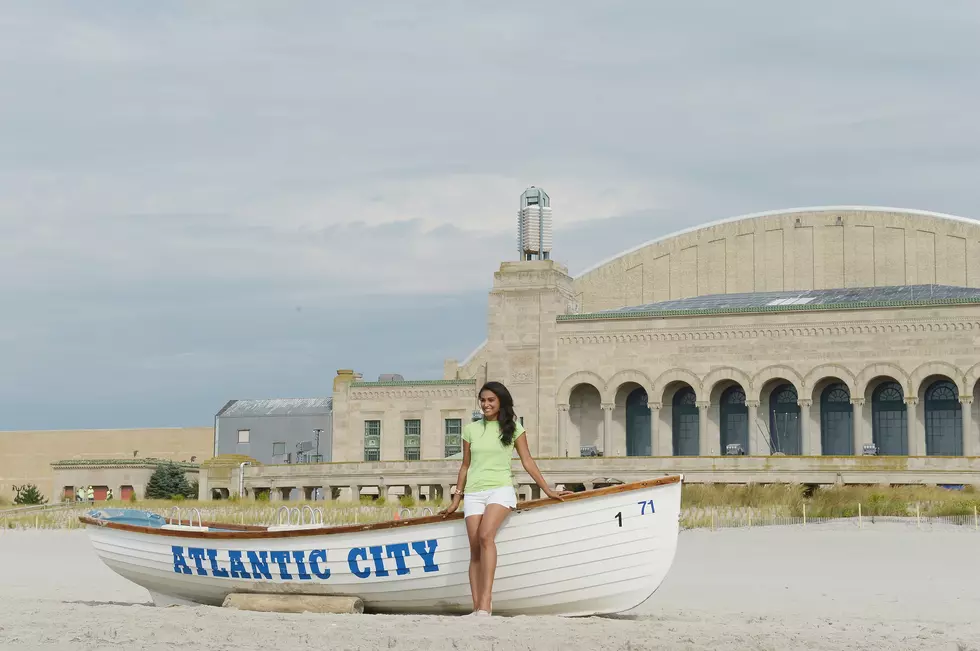 Miss America Nina Davuluri Take A Dip In The Atlantic Ocean After Being Crowned Miss America 2014