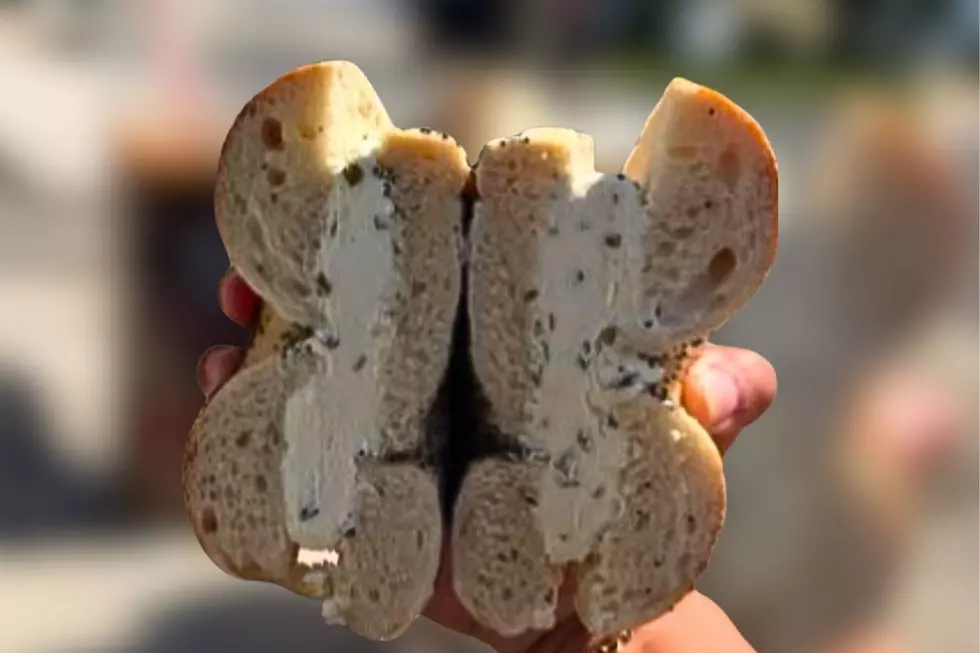 They Don’t Skimp On Cream Cheese At Northfield, NJ, Bagel Shop