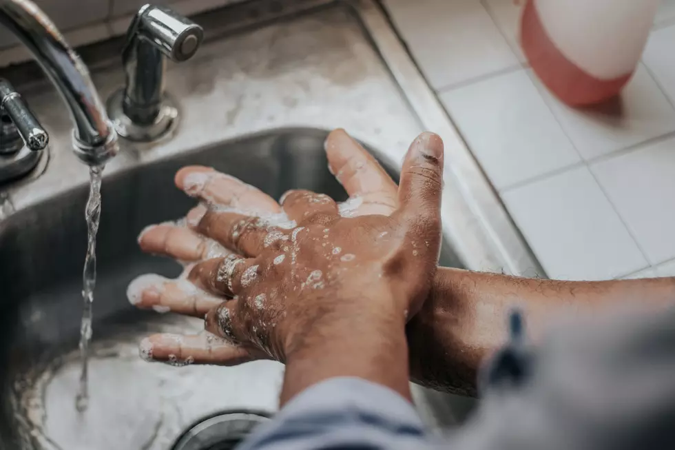 Wash and Dry Your Hands to Prevent Illness This Holiday