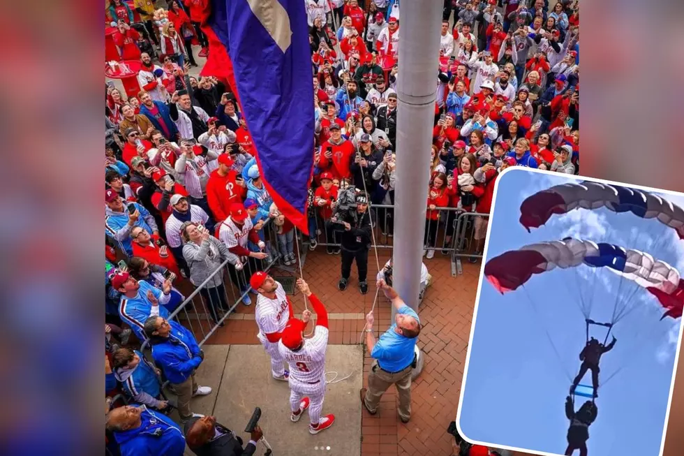 Phillies Raise NLCS Banner as Phanatic Parachutes into Citizens Bank Park